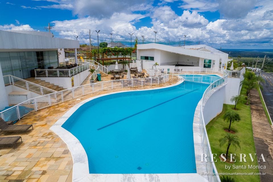 Piscinas e clube social — Condomínio Santa Monica DF